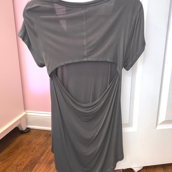 Short Sleeve Athletic Top - Picture 3 of 3